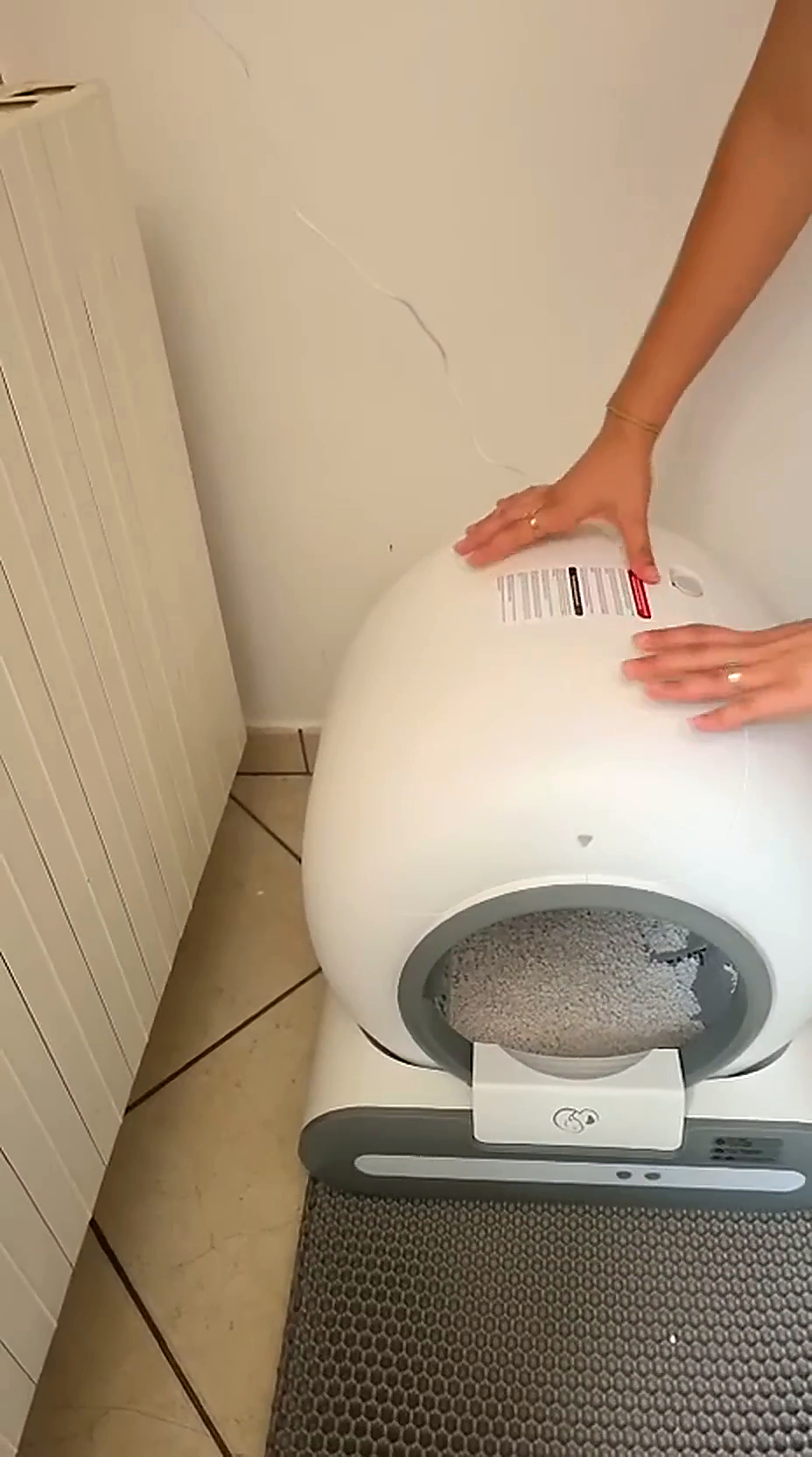 CatBliss™ Self-Cleaning Litter Box · 65 L